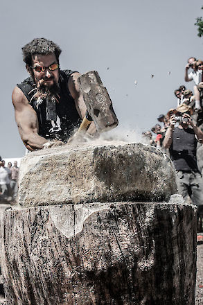 Pounding the living rock at the Neandergames | © Matt Giraud Photography
