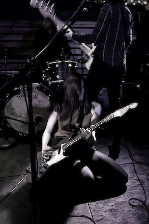 Jessica Boudreaux, lead guitar and vocals, Summer Cannibals, Portland Oregon | © Matt Giraud Photography