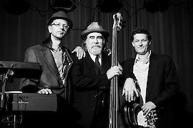 The Sportin' Lifers Trio, playing acoustic jump blues, blues and boogie woogie in Portland Oregon. | © Matt Giraud Photography